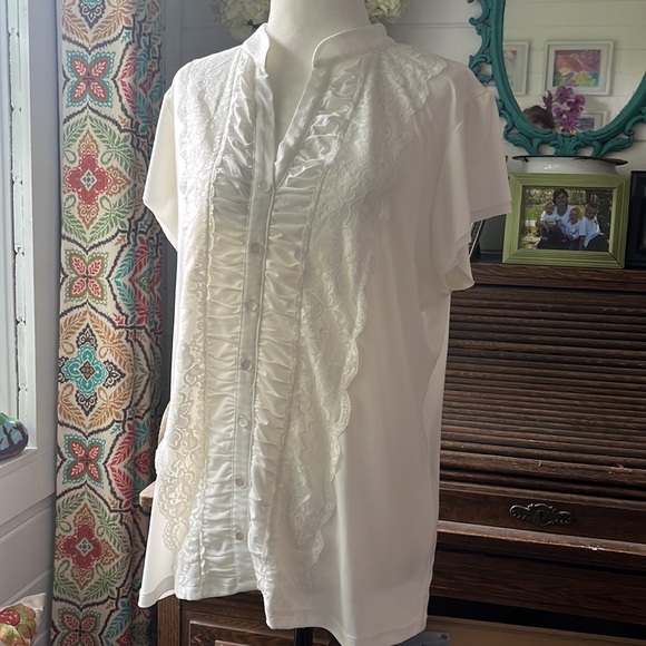 Denver Hayes Tops - Denver Hayes Size XL Ivory colored blouse with lace/button detailing, like new!
